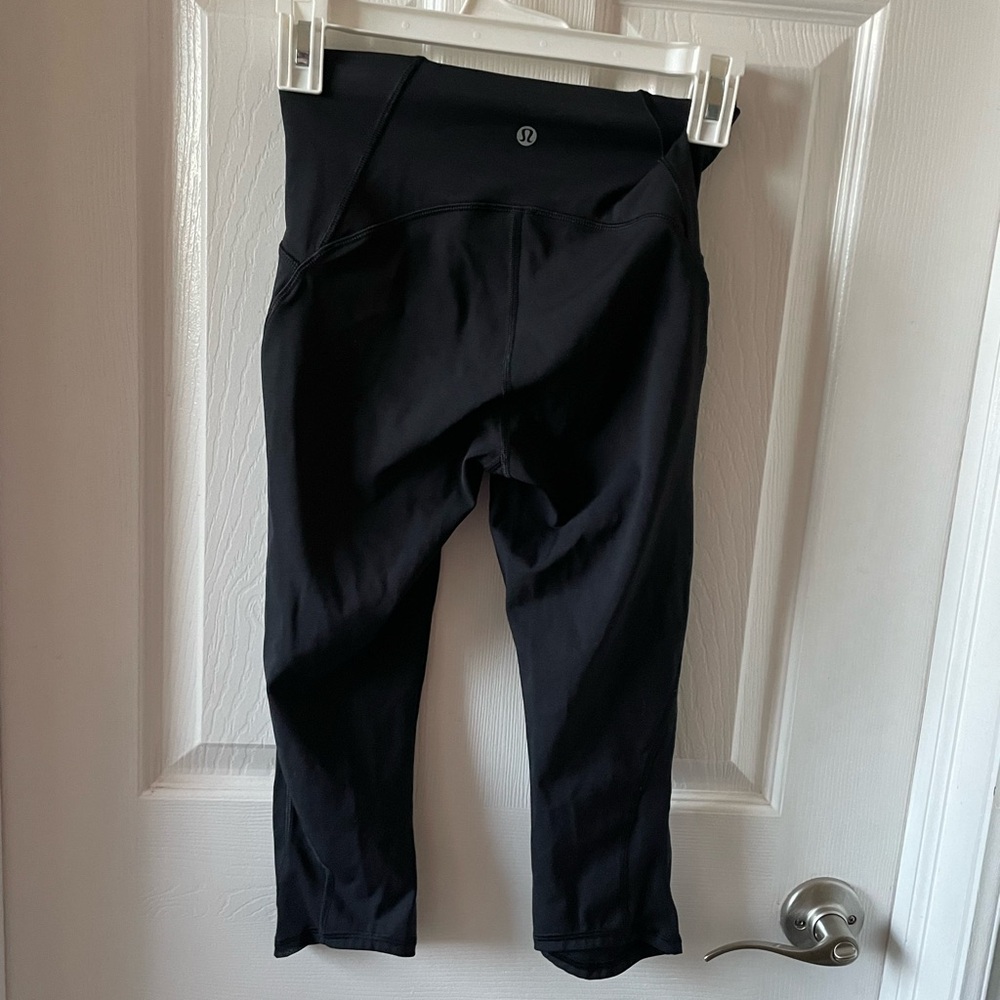Lululemon black crop leggings size 4 small s